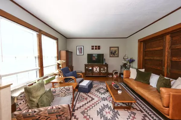 Mount Vernon, OH 43050,943 E High Street