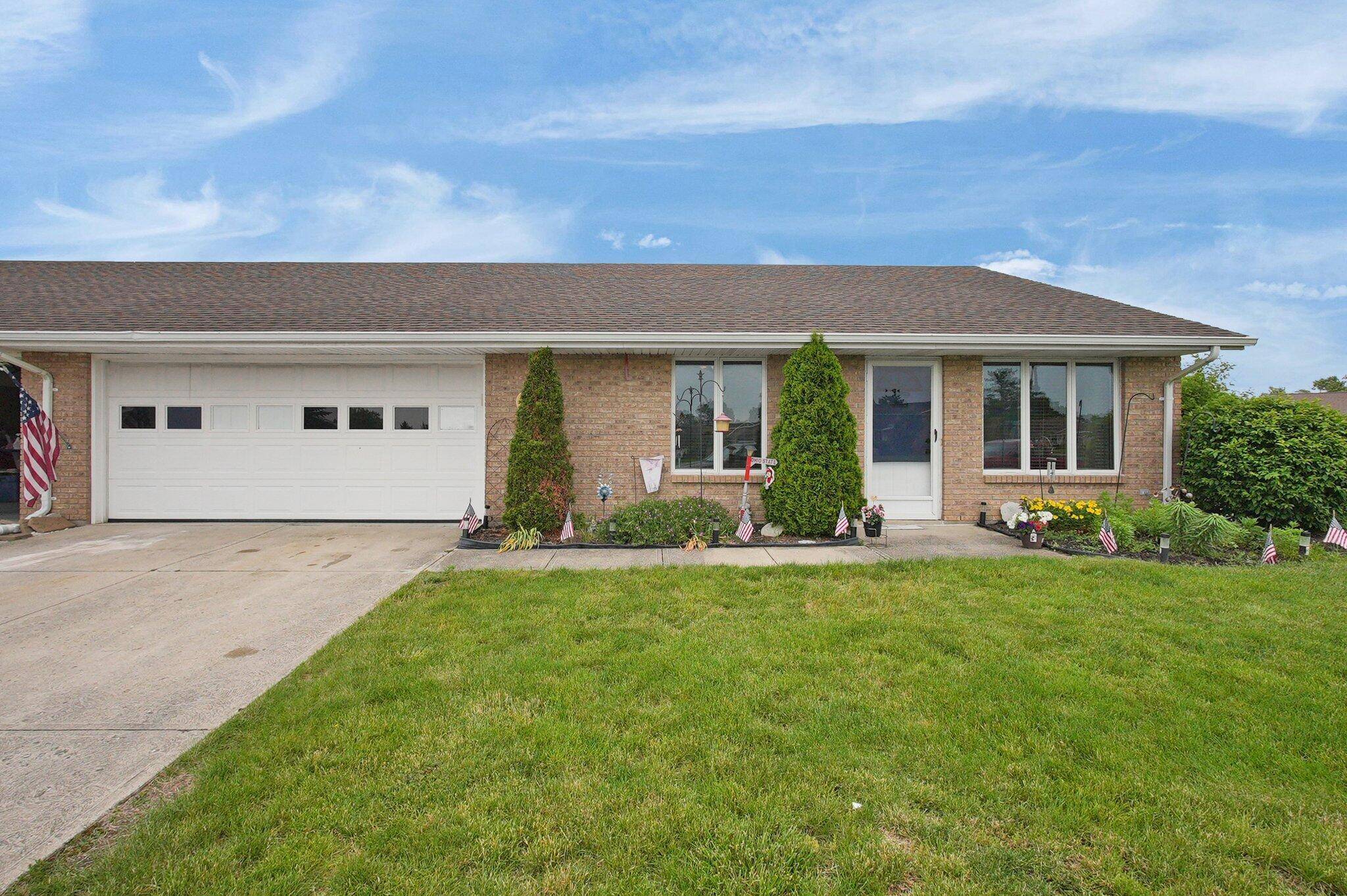 452 Samantha Circle #10, London, OH 43140