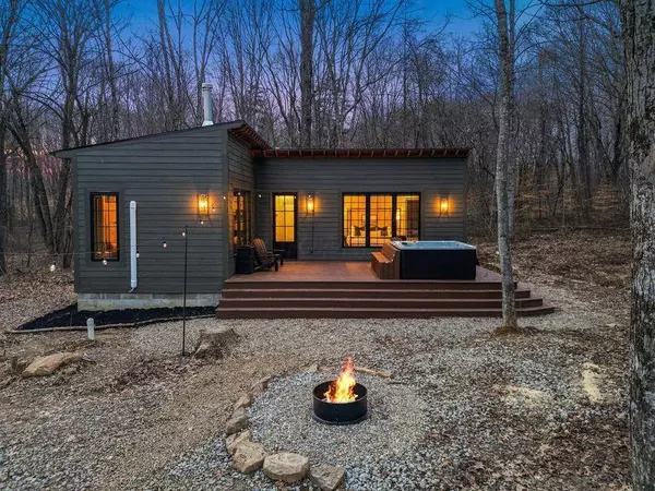 24801 Shurtz Road, New Plymouth, OH 45654