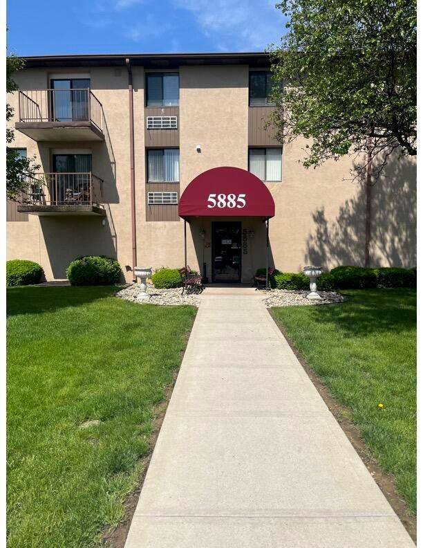 5885 Beechcroft Road #110, Columbus, OH 43229