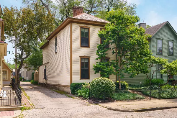 Columbus, OH 43206,582 S 6th Street