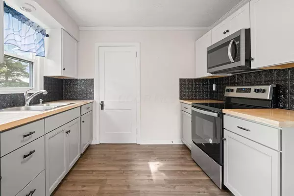 Edison, OH 43320,110 Hill Street