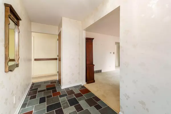 Columbus, OH 43235,893 Singing Hills Lane