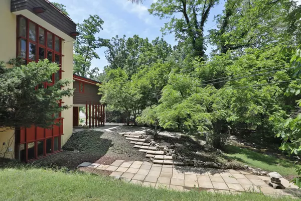 Worthington, OH 43085,230 E South Street