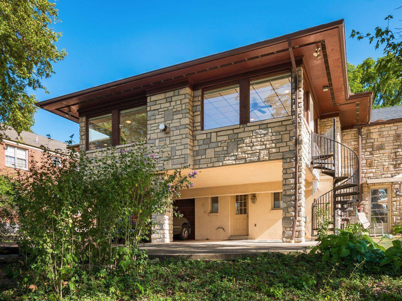 2663 Charing Road, Columbus, OH 43221