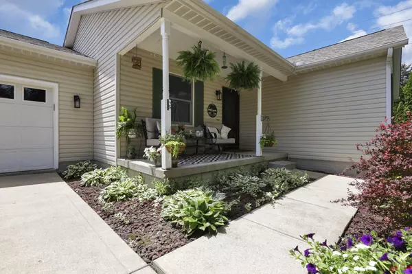 Heath, OH 43056,215 Barb Court