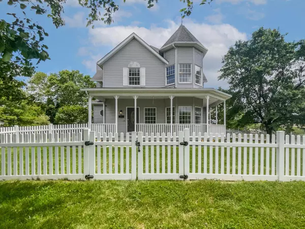 67 Habersac Avenue, Pataskala, OH 43062