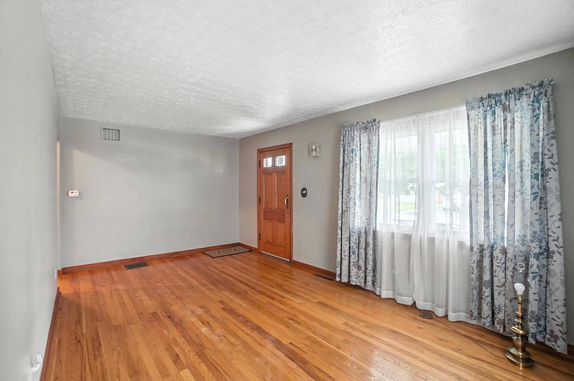 Columbus, OH 43213,697 Robinwood Avenue