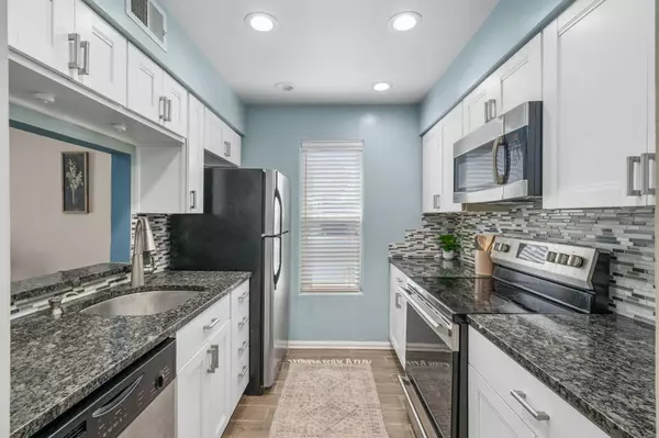 Columbus, OH 43212,910 Quay Avenue #910B