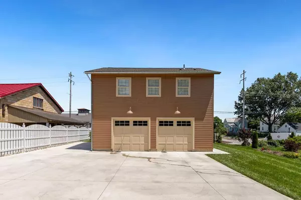 Canal Winchester, OH 43110,52 E Columbus Street