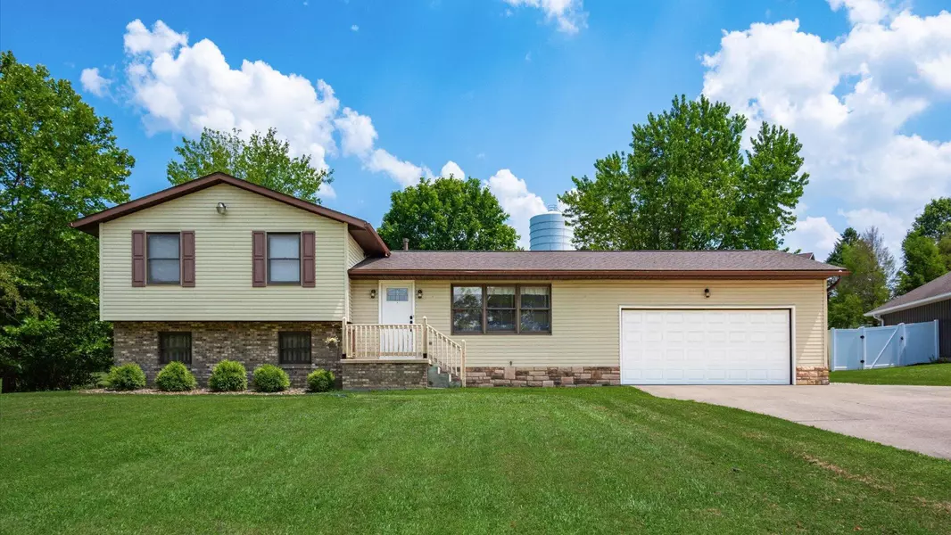 6810 Dillon Hills Drive, Nashport, OH 43830