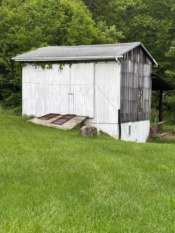 New Lexington, OH 43764,4176 Palmer Road