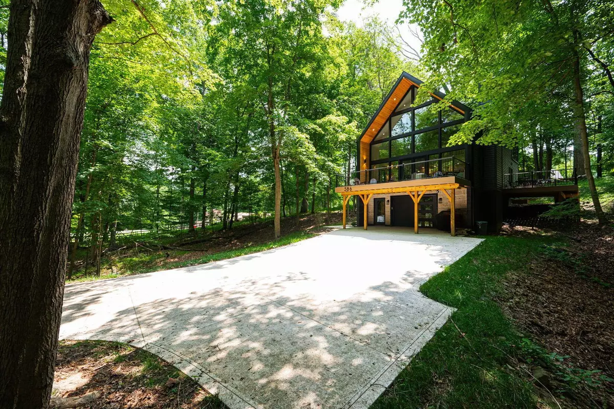 Howard, OH 43028,586 Crabapple Drive