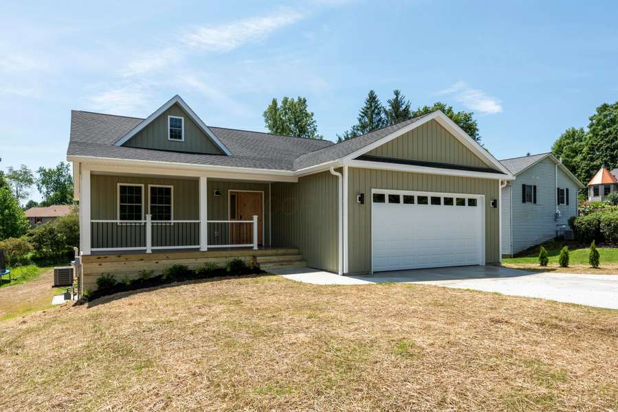 173 Lakeview Heights Drive, Howard, OH 43028