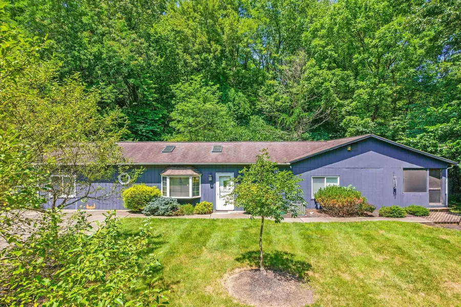 9766 Stickle Road, Saint Louisville, OH 43071