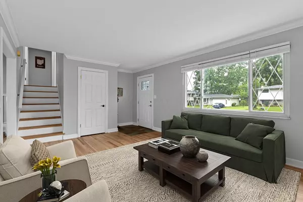 Columbus, OH 43235,966 Larkstone Drive