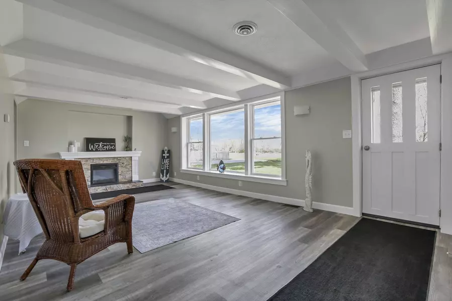 5557 Lake Shore Drive, Thornville, OH 43076