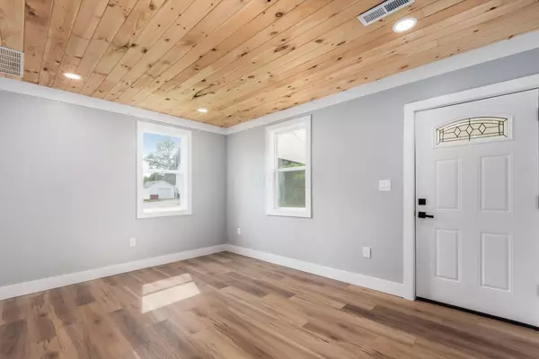 London, OH 43140,44 South Street