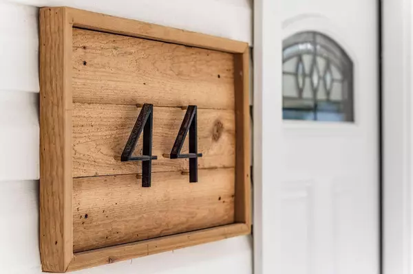 London, OH 43140,44 South Street