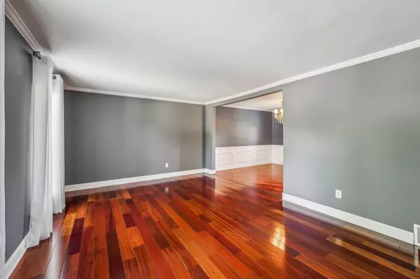 Columbus, OH 43235,1147 Nantucket Avenue