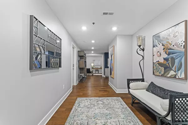 Dublin, OH 43017,105 N Riverview Street #218