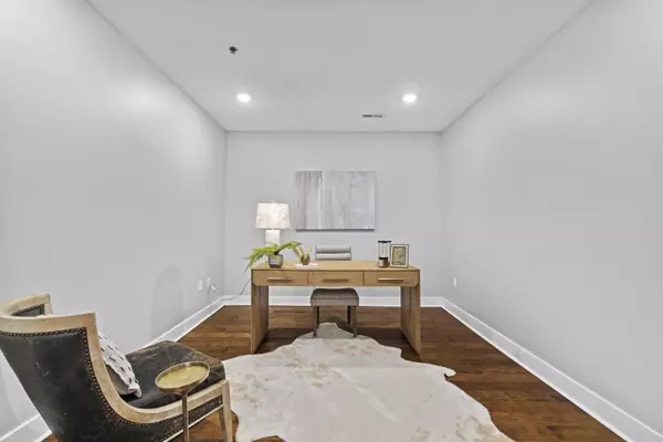 Dublin, OH 43017,105 N Riverview Street #218