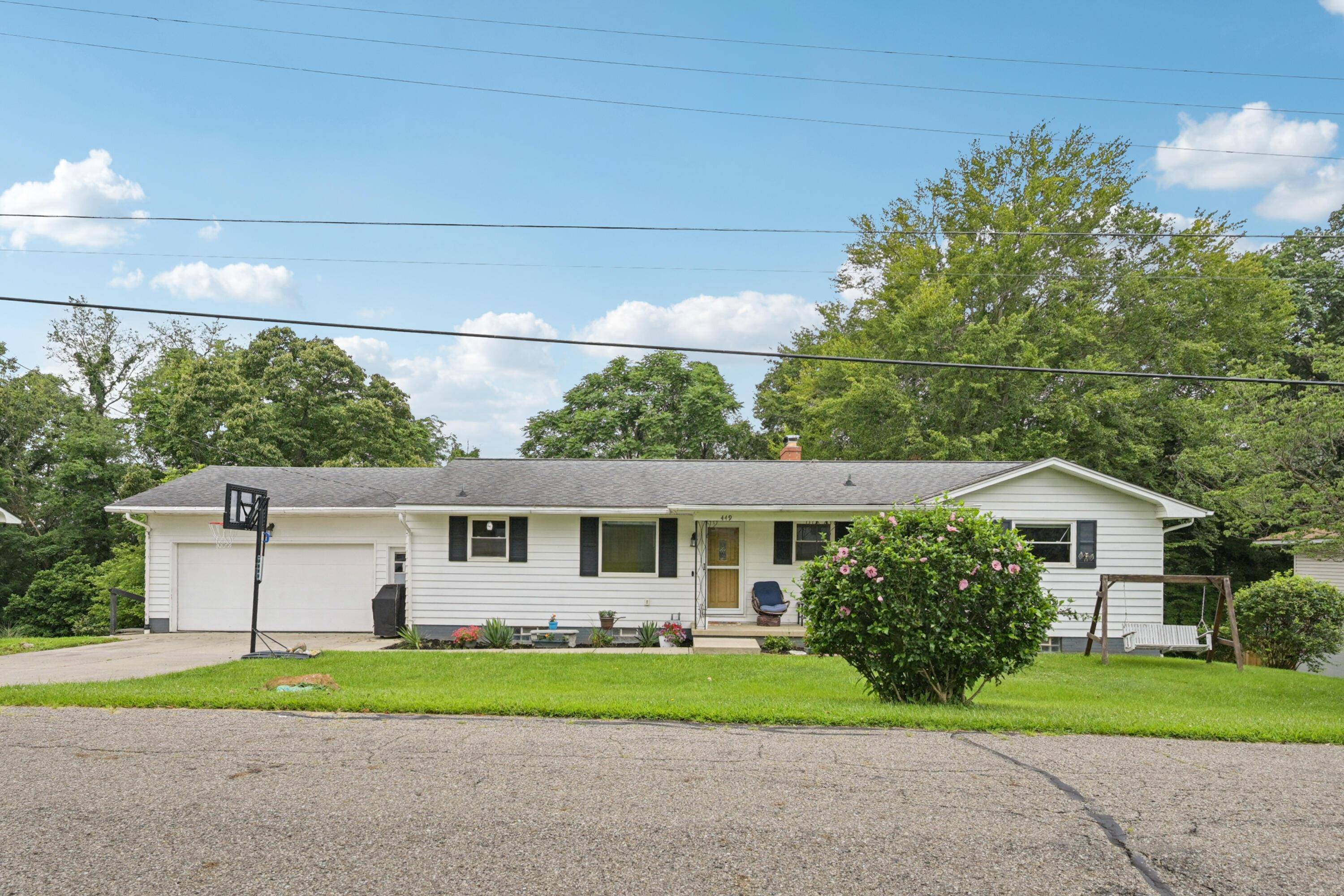449 Lynwood Lane, Lancaster, OH 43130