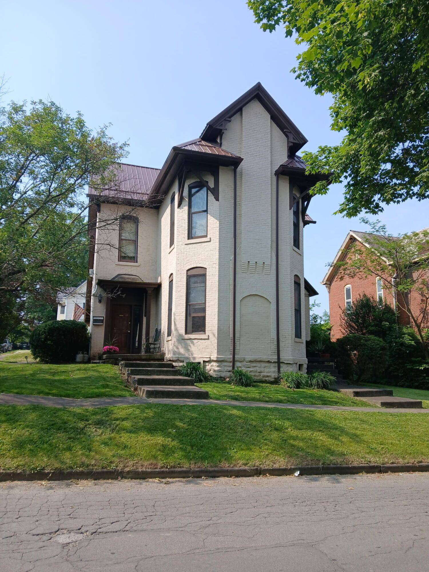 1032 Beatty Avenue, Cambridge, OH 43725