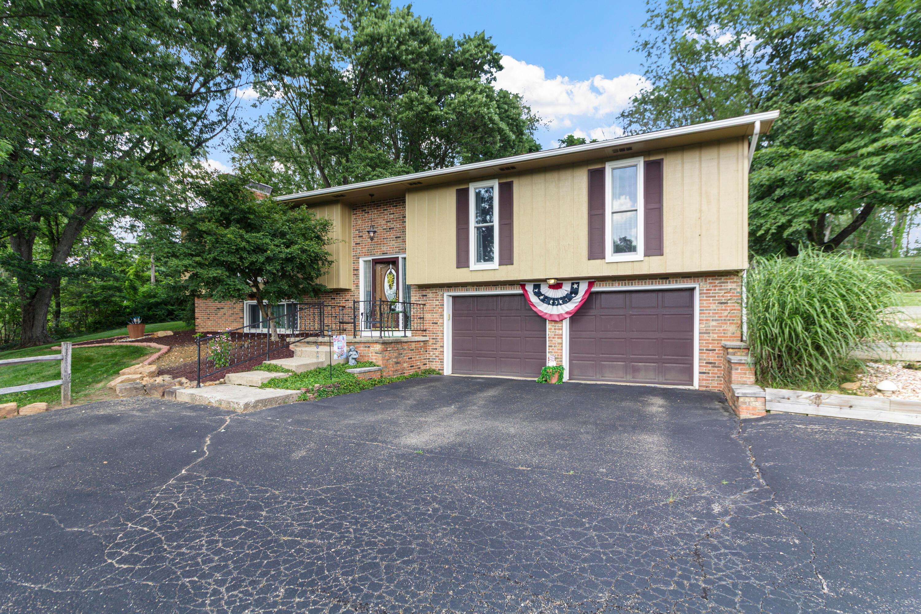 1708 Longwood Drive, Lancaster, OH 43130