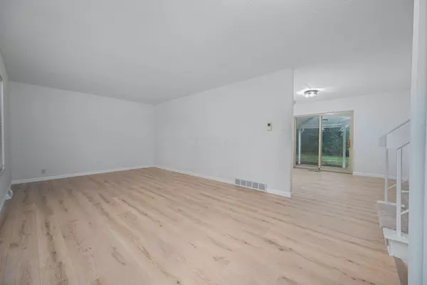 Canal Winchester, OH 43110,260 Old Coach Place