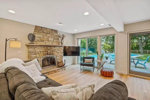 Columbus, OH 43235,1318 Hickory Ridge Lane
