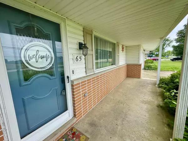 Jeffersonville, OH 43128,65 N Main Street