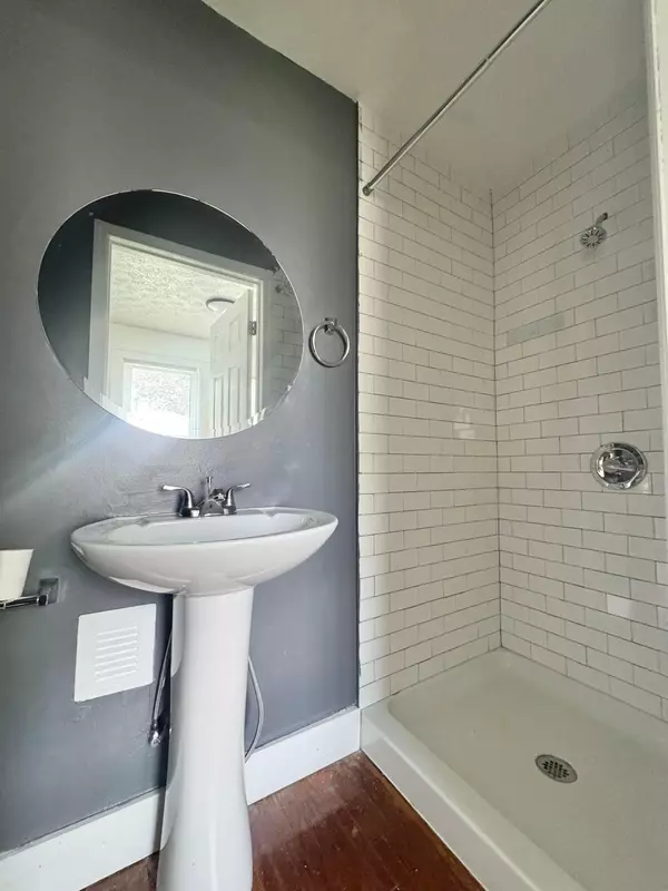 Columbus, OH 43224,2219 Sale Road