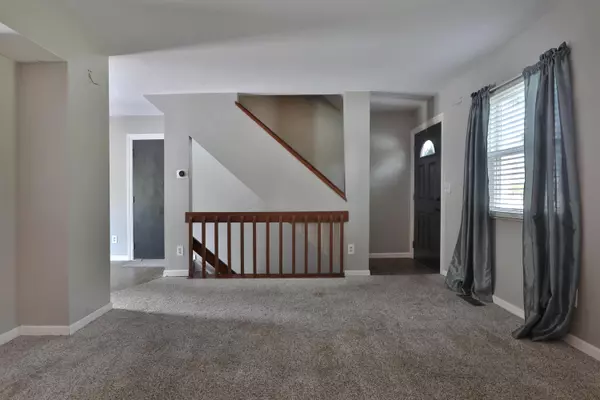 Columbus, OH 43085,7617 Whitneyway Drive #120