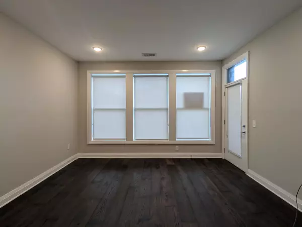 Columbus, OH 43215,751 N 6th Street #301