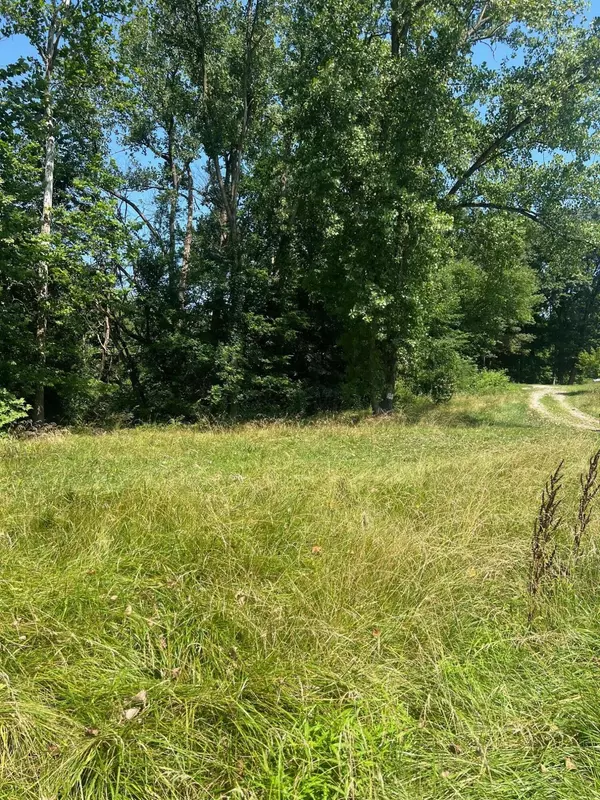 Utica, OH 43080,915 Newark Road