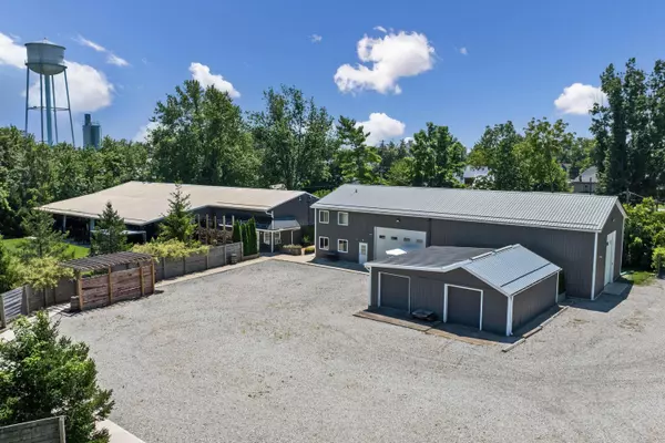 Mount Sterling, OH 43143,8 E 3rd Avenue