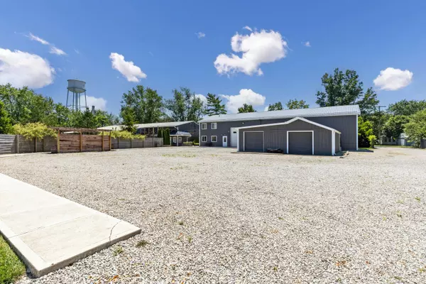 Mount Sterling, OH 43143,8 E 3rd Avenue