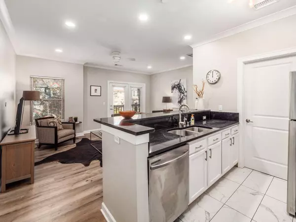 37 Buttles Avenue #D, Columbus, OH 43215