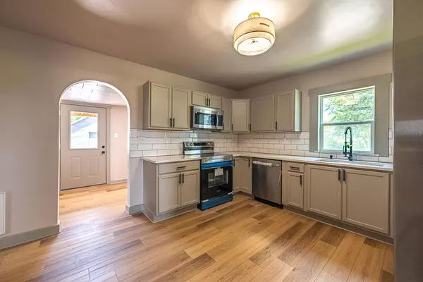 Jeffersonville, OH 43128,9546 Old Us Highway 35