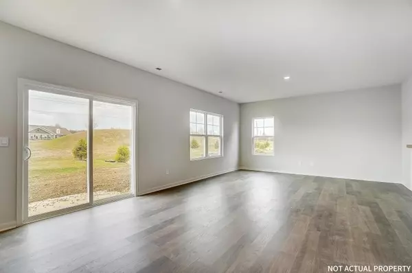 Bellefontaine, OH 43311,915 Sherwood Loop