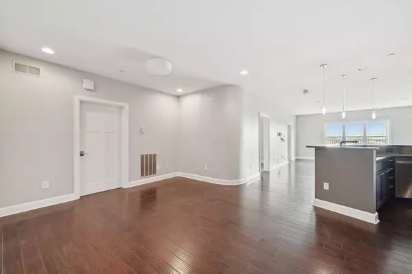 Columbus, OH 43221,3175 Tremont Road #404