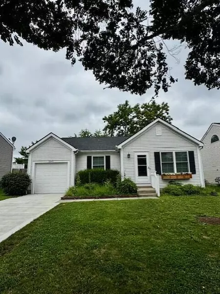 2246 Breeze Hill Drive, Grove City, OH 43123