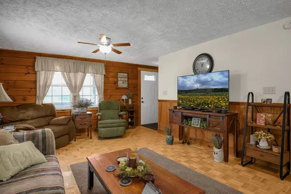 Frankfort, OH 45628,2371 Owl Creek Road