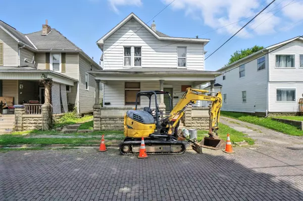 1416 E Oak Street, Newark, OH 43055