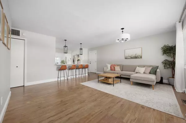 Galloway, OH 43119,878 Candy Lane