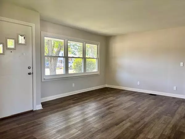 Columbus, OH 43213,725 Pierce Avenue