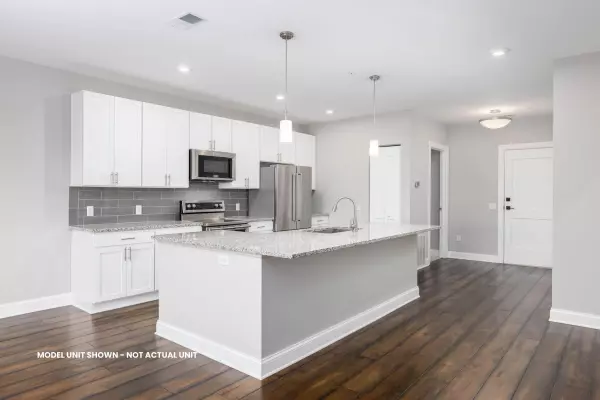 Westerville, OH 43081,5177 Highpointe Lakes Drive #9204