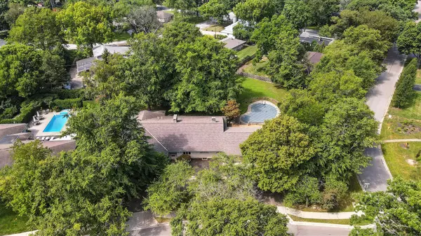 Columbus, OH 43220,3885 Woodbridge Road