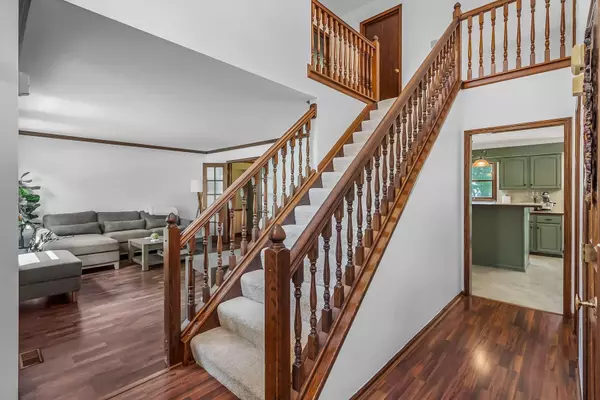 Gahanna, OH 43230,866 DARK STAR Avenue